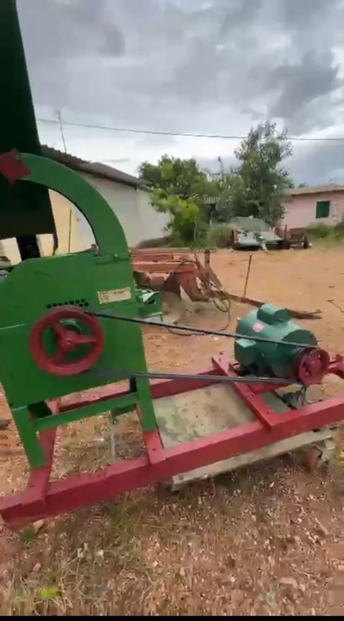 Ensiladeira com motor  troco  - Foto 4