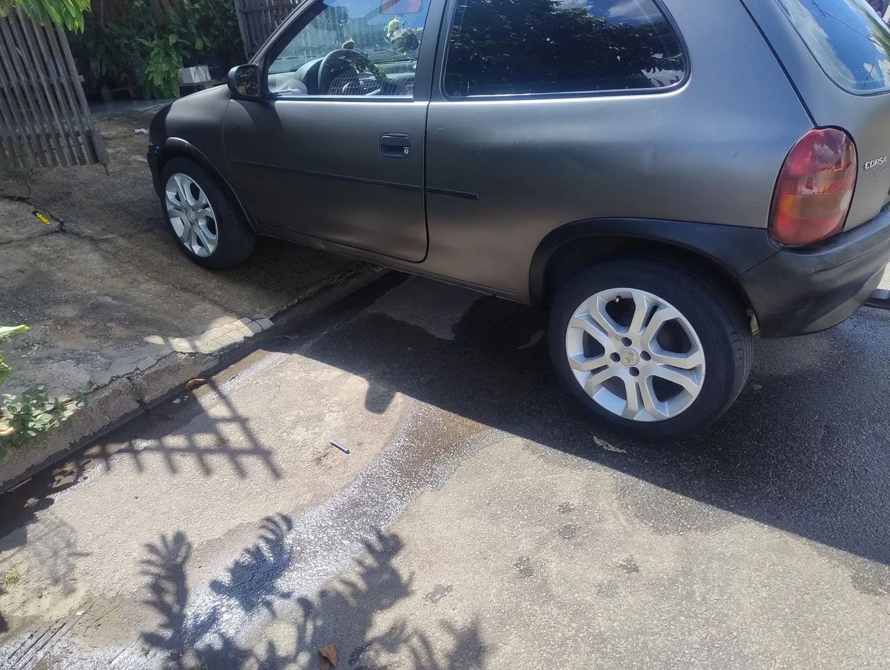 Roda do vestiário 16 - Foto 2