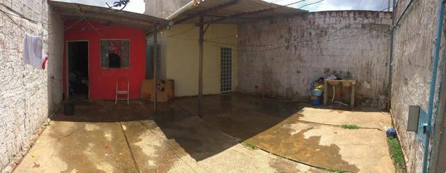Vendo lote escriturado urgente com 2 moradias na 207 - Foto 4