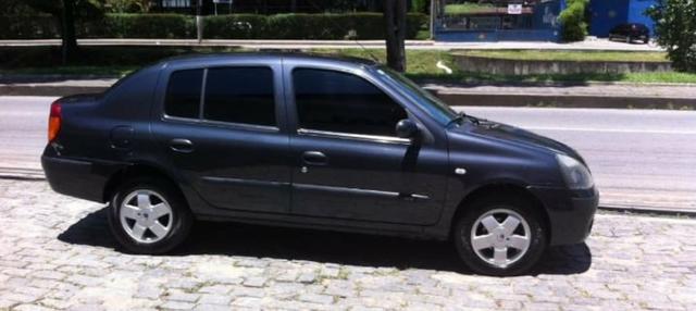 Vendo Clio Sedan Privilege 2004/04