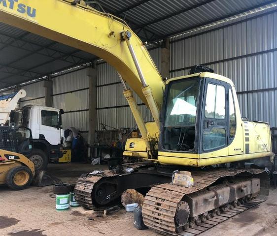 Escavadeira Komatsu PC200 série 6 2006