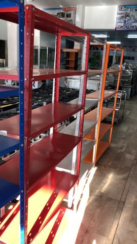 Estante de aço
