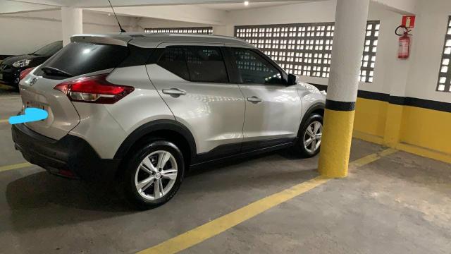 Nissan kicks S MT