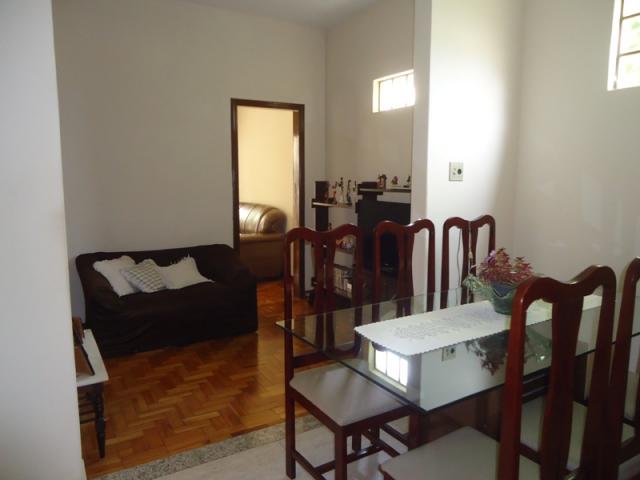 Casa bem conservada em ótima localização, próximo a rua padre eustáquio! - Foto 6