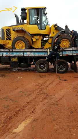 Carregadeira volvo l60 f ano 2012