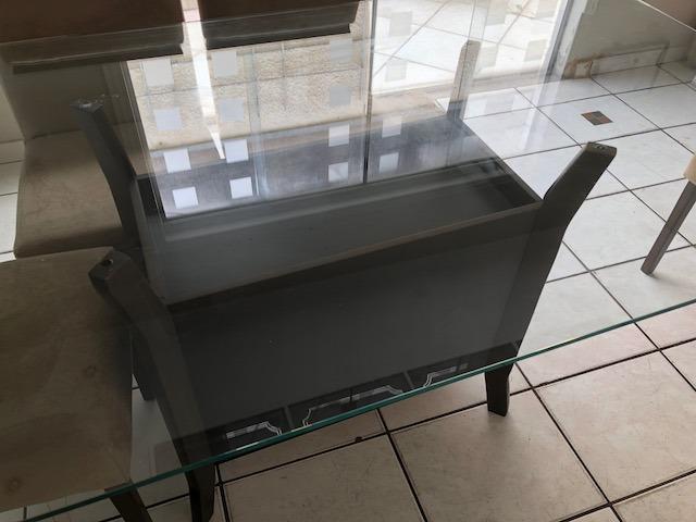 Mesa com 6 cadeiras em vidro temperado - Foto 2