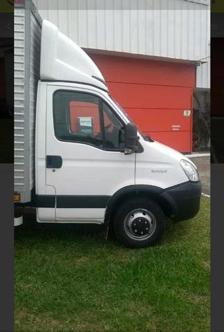 Caminhão Baú iveco