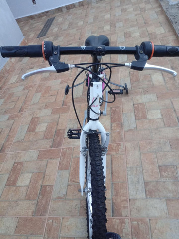 Bicicleta Caloi 18 marchas feminino em bom estado