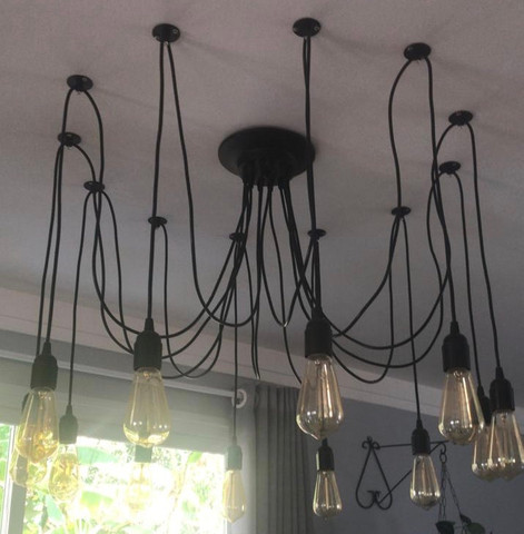 Lustre com 12 braços e 12 lâmpadas filamento