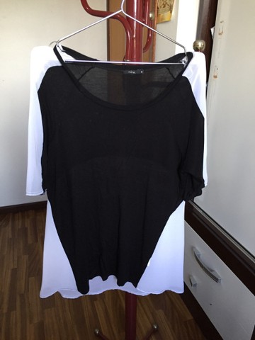 Blusa preta e branca  - Foto 2