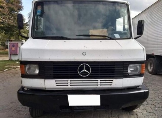 CAMINHÃO MB 719