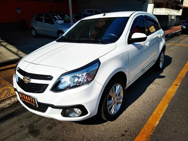 AGILE COM APENAS 43.000KM LTZ 1.4 COMPLETO COM MANUAL CHAVE RESERVA.2014