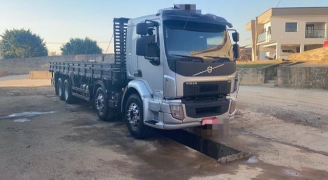 VOLVO VM 330 8X2 2015