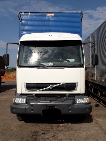 VOLVO VM23 240 ANO 2004