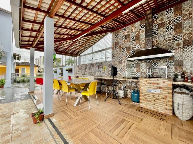 Casa com 3 suítes + gabinete no Cidade Jardim I - 270 m²