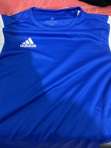 Camiseta adidas original  TAM P