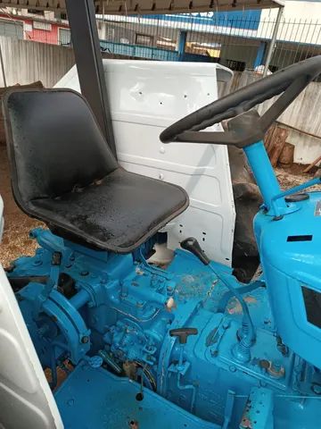 Trator New Holland/ Ford 4630 4x4 (ACEITO TROCAS) - Foto 5