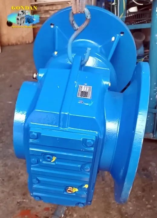 Redutor de Engrenagens Conicas Helicoidais modelo TKAF77 saida em 90ª - Foto 5