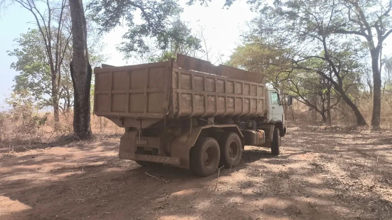 VW 17210 2002 6x2 caçamba basculante - Foto 3