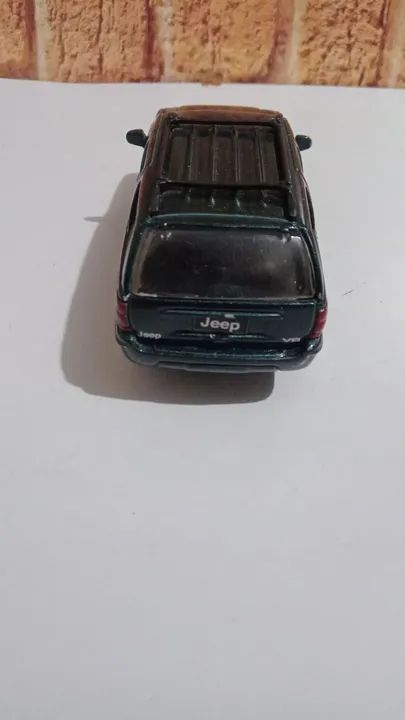 Miniatura Jeep Grand Cherokee 4x4 escala 1/42 - Foto 4