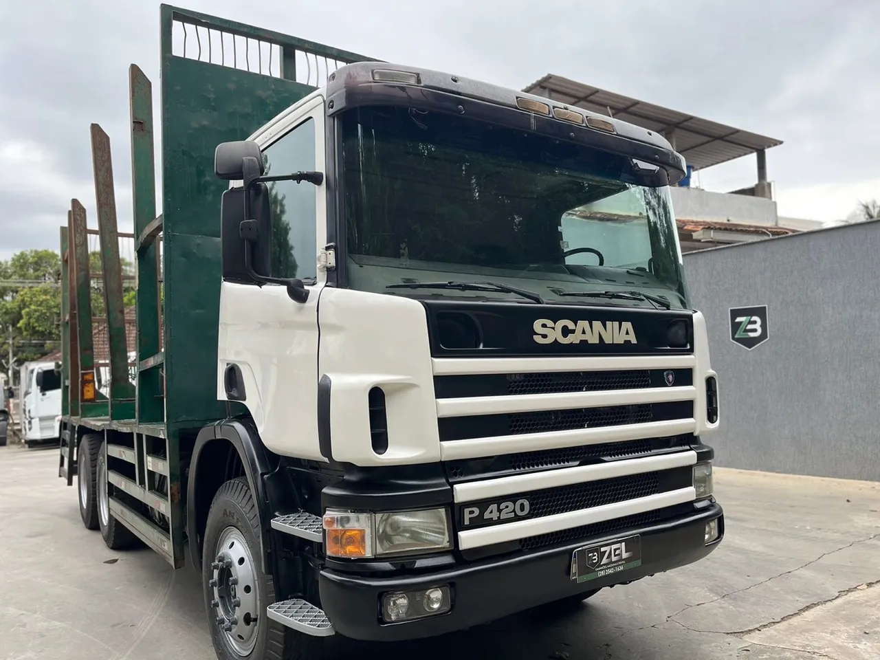 Caminhão Scania P420 6x4 Transporte de Madeira