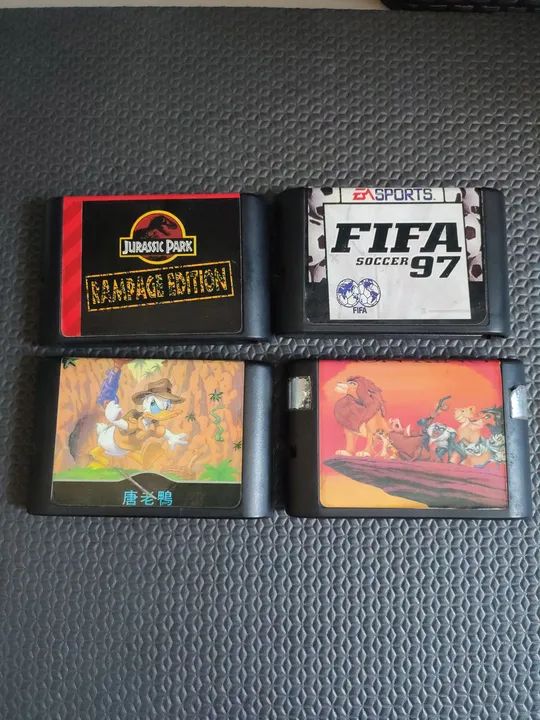 Lote 4 Cartuchos paralelos de Sega Mega Drive