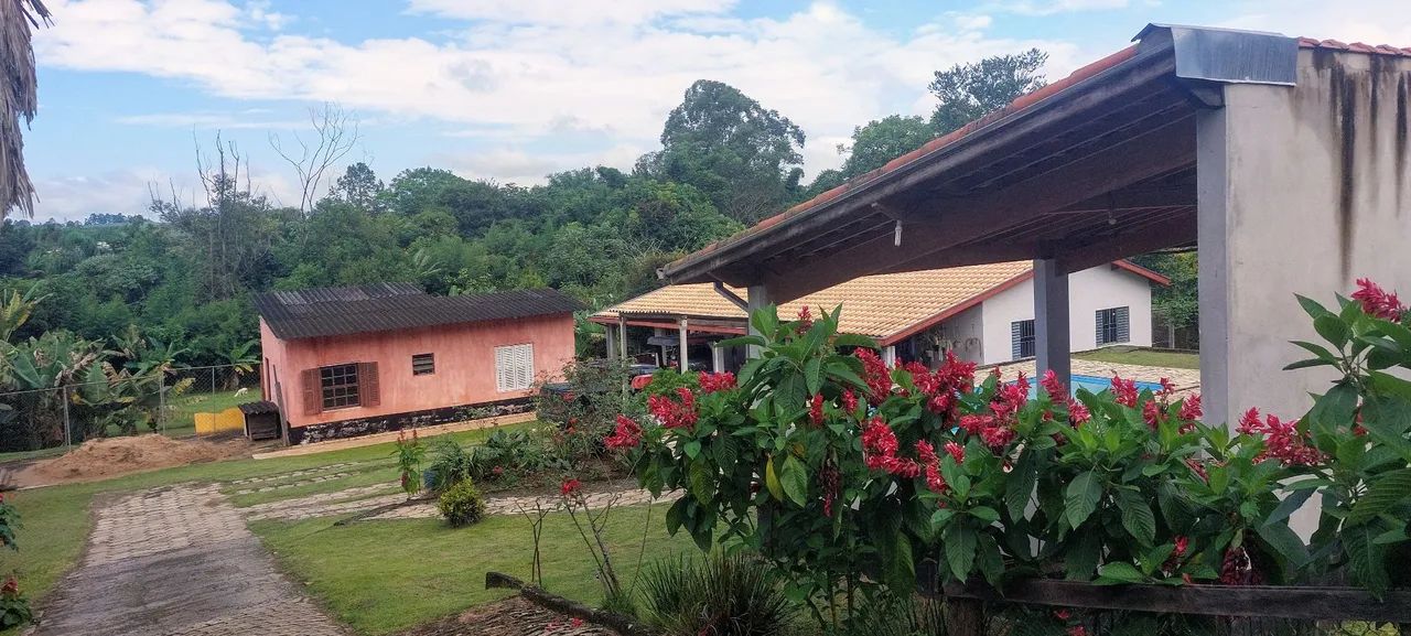 CHÁCARA  EM CAÇAPAVA VELHA  LINDA