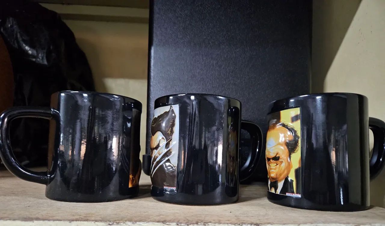 Canecas com caricaturas de personagens (são 3) únicas,.l - Foto 2