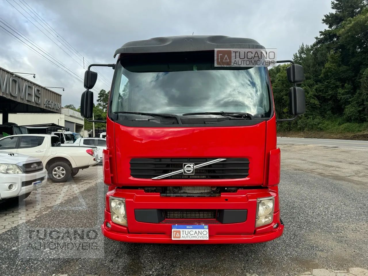 Caminhão Volvo VM 260 Truck - 2012 - Plataforma - Foto 2