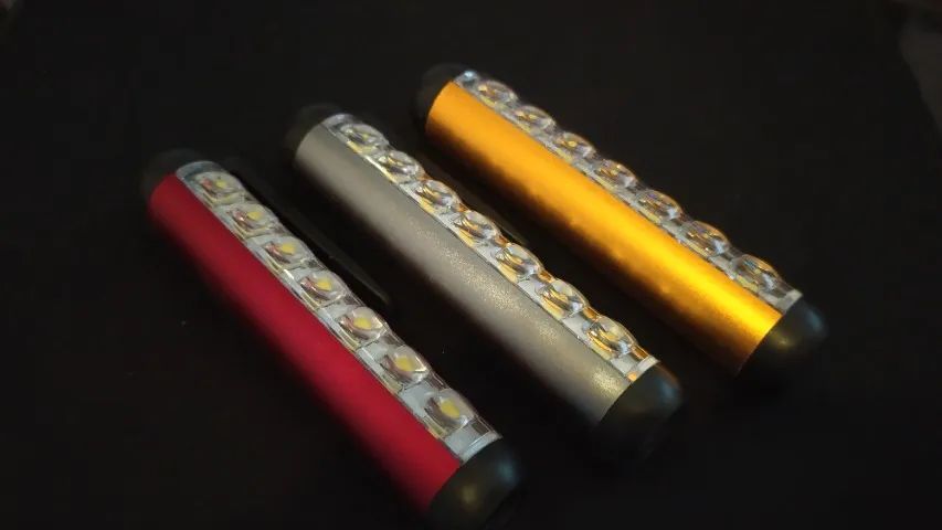 Mini Lanterna LED recarregável clipe + imã 64305325783299125