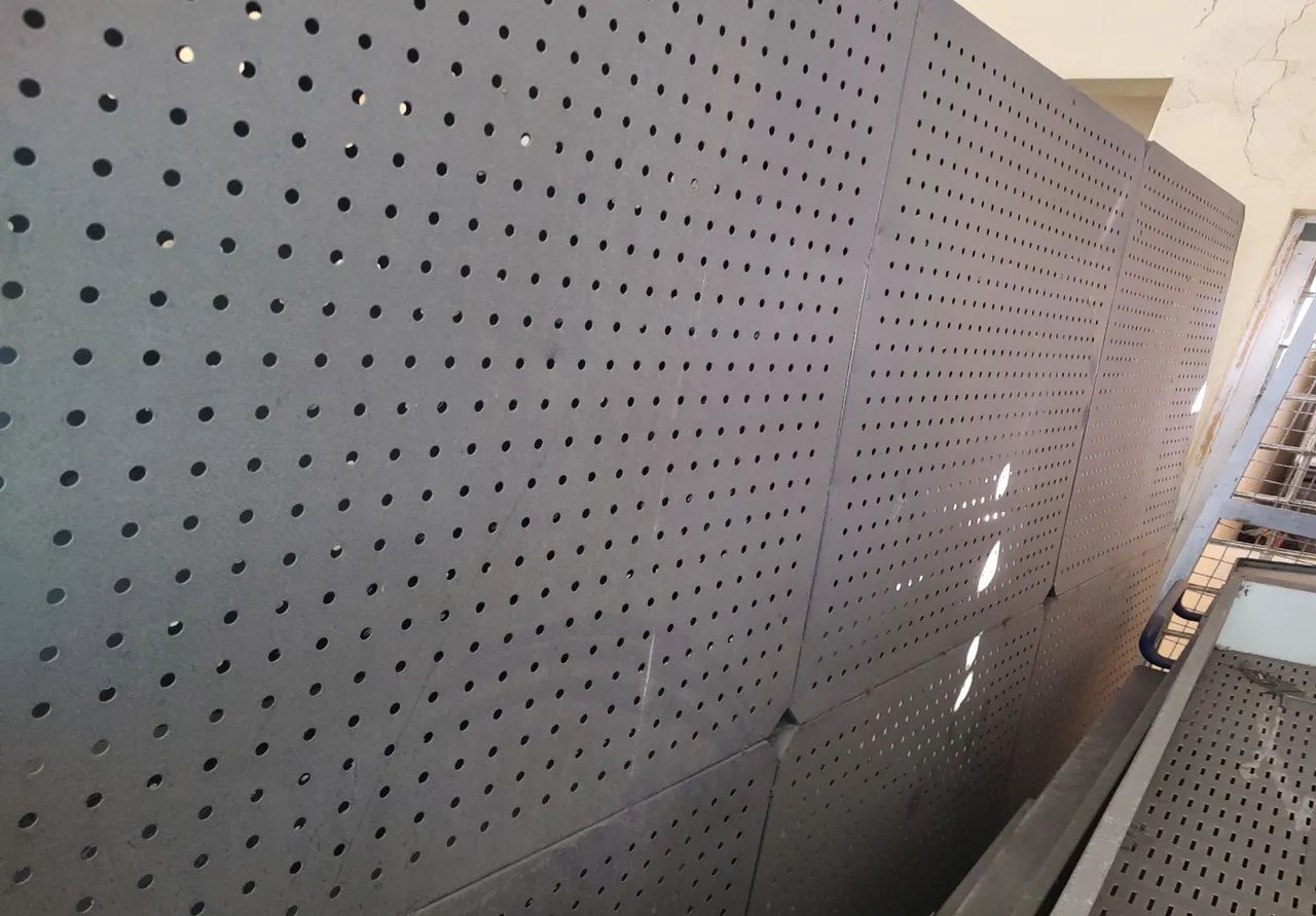 Painel perfurado para ferramentas - 1,50x2,00m