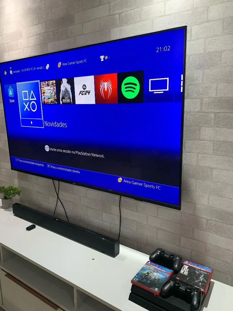 Ps4 PRO  com 2 jogos e 2 controles  - Foto 2