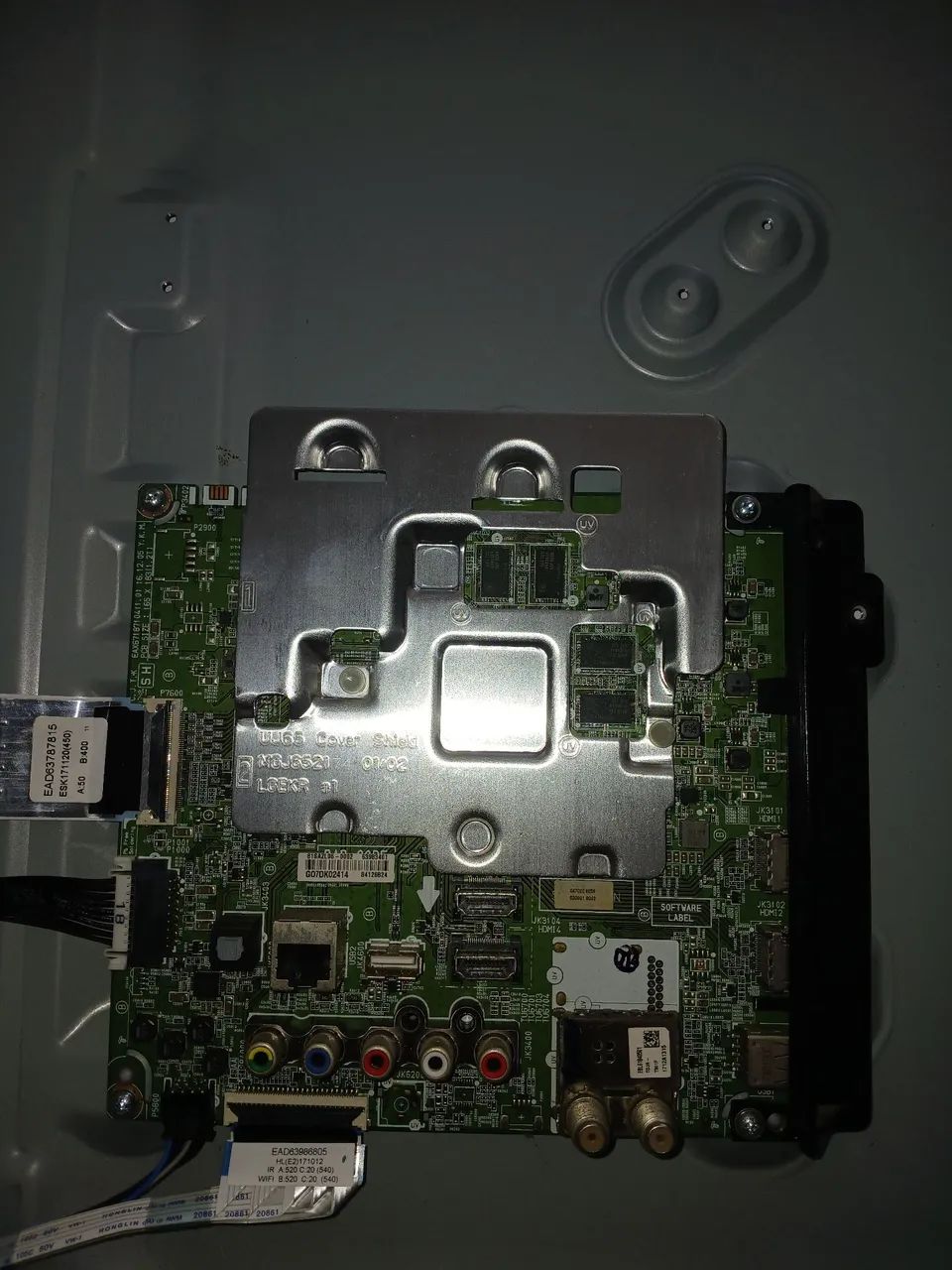 Placas e cabos LG 75 polegadas 