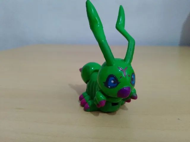 Boneco Digimon Wormon