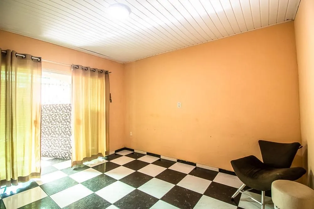 Casa de 5 quartos sendo 2 suítes à venda -Av Pedro Álvares Cabral
