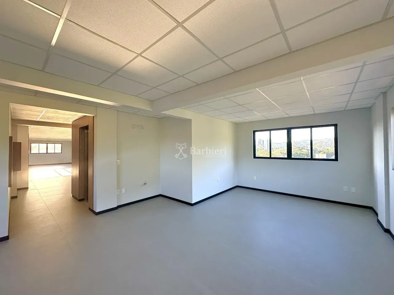 Sala Comercial para Locação no Bairro Ponta Aguda, Blumenau/SC