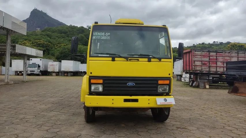 ford cargo 1215, ano 1997, caçamba amarelo - Foto 4
