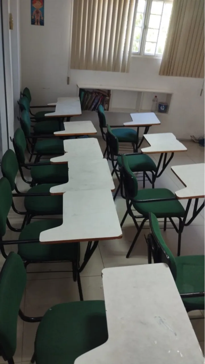 Cadeiras estudante com braço