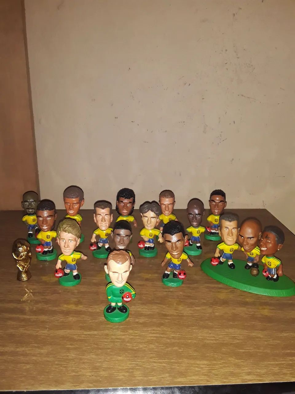 Kit de bonecos mini craques do Brasil ótimo estado entrego apenas em itapetininga-sp 