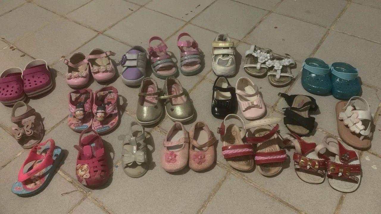 R$200 reais 20 pares de sapatos  - Foto 2