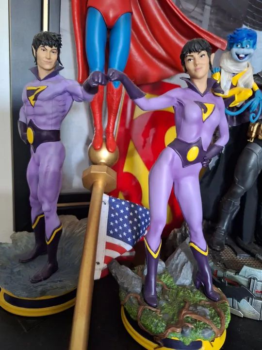 Super gêmeos iron studios dc liga da justiça  - Foto 3
