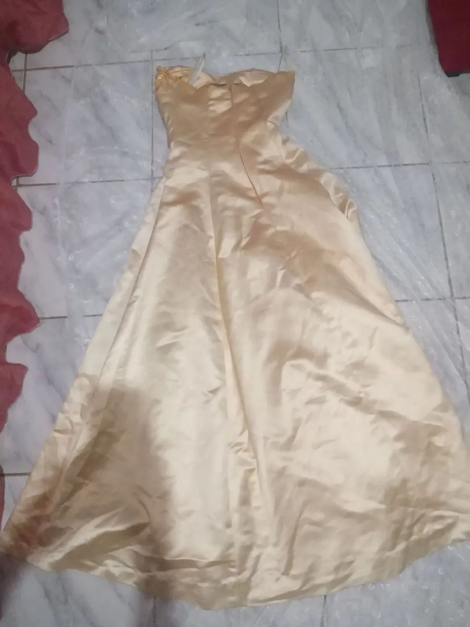 Vestido de festa dourado elegante-para alugar  - Foto 3