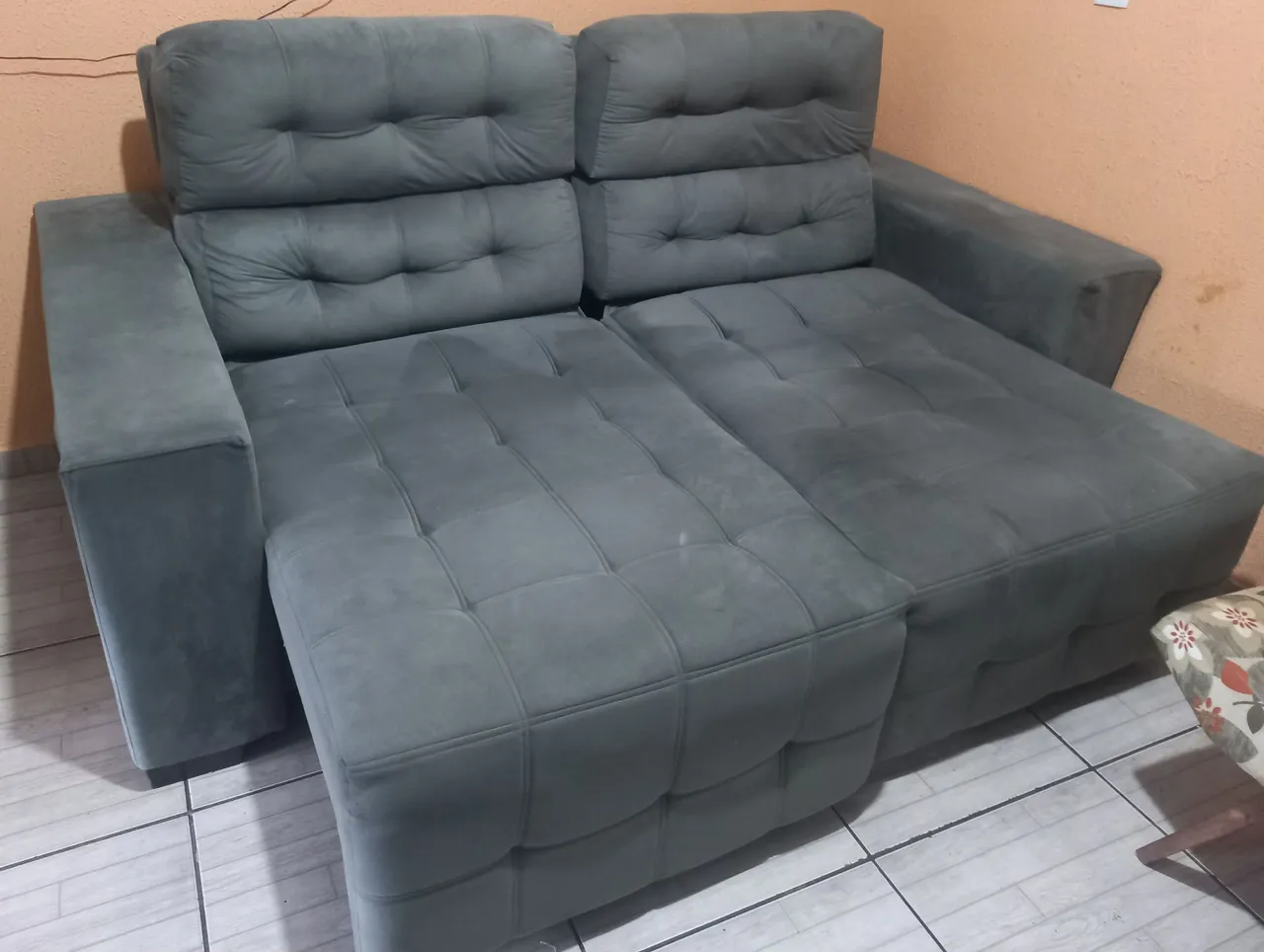 Sofá Cinza Retrátil e Reclinável