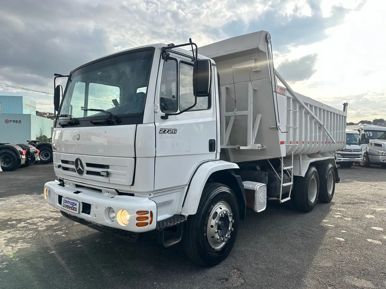 Mercedes-Benz 2726 Caçamba 14m3 ano 2012 baixo km