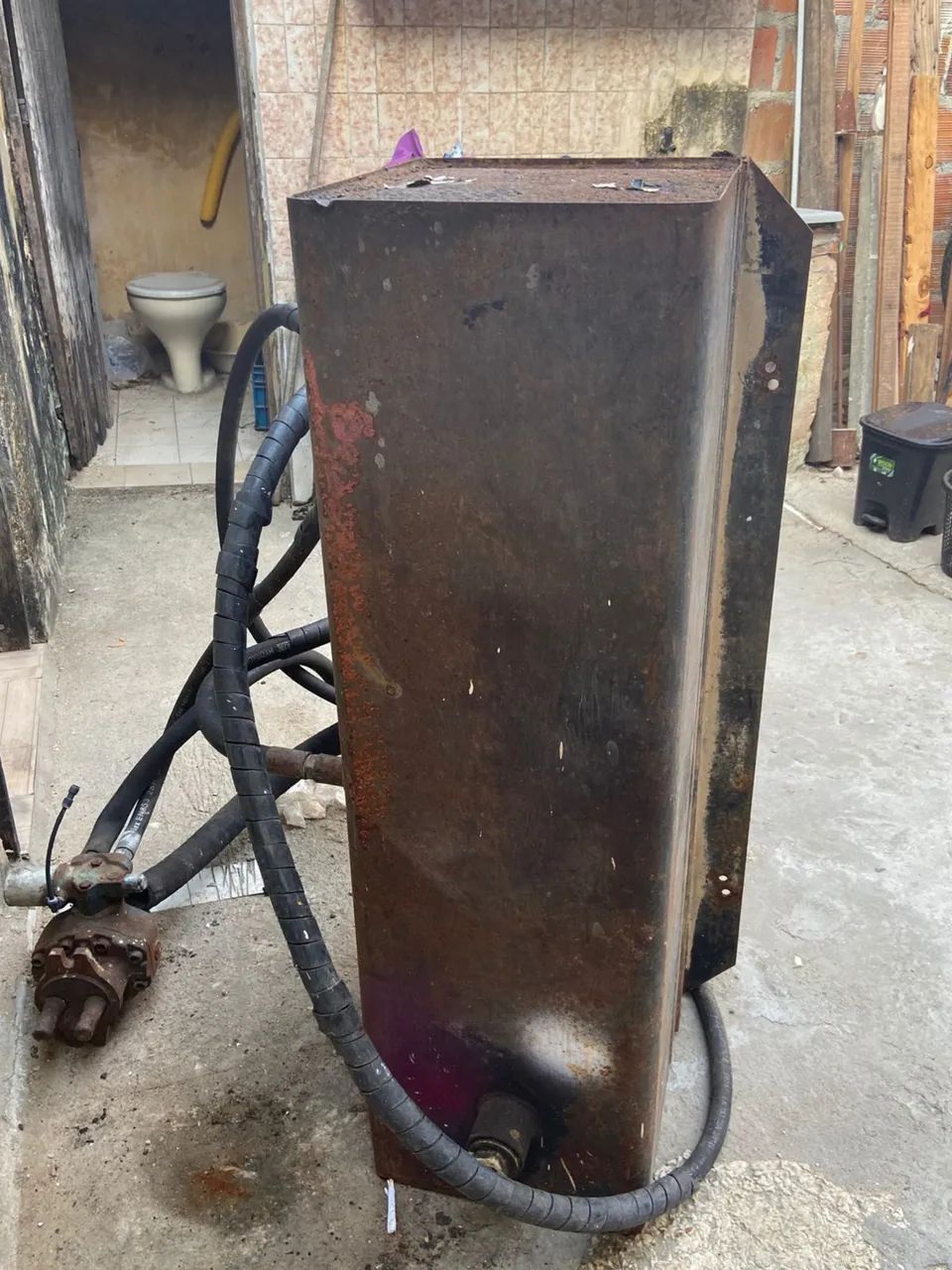 Tanque hidráulico e bomba com Cardan - Peças para caminhões - Montese,  Fortaleza 1461764424 | OLX