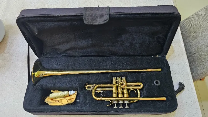 Trompete Triunfal em Si Bemol (Bb) Jankee Dourado - Excelente Estado, Ideal pra Casamentos