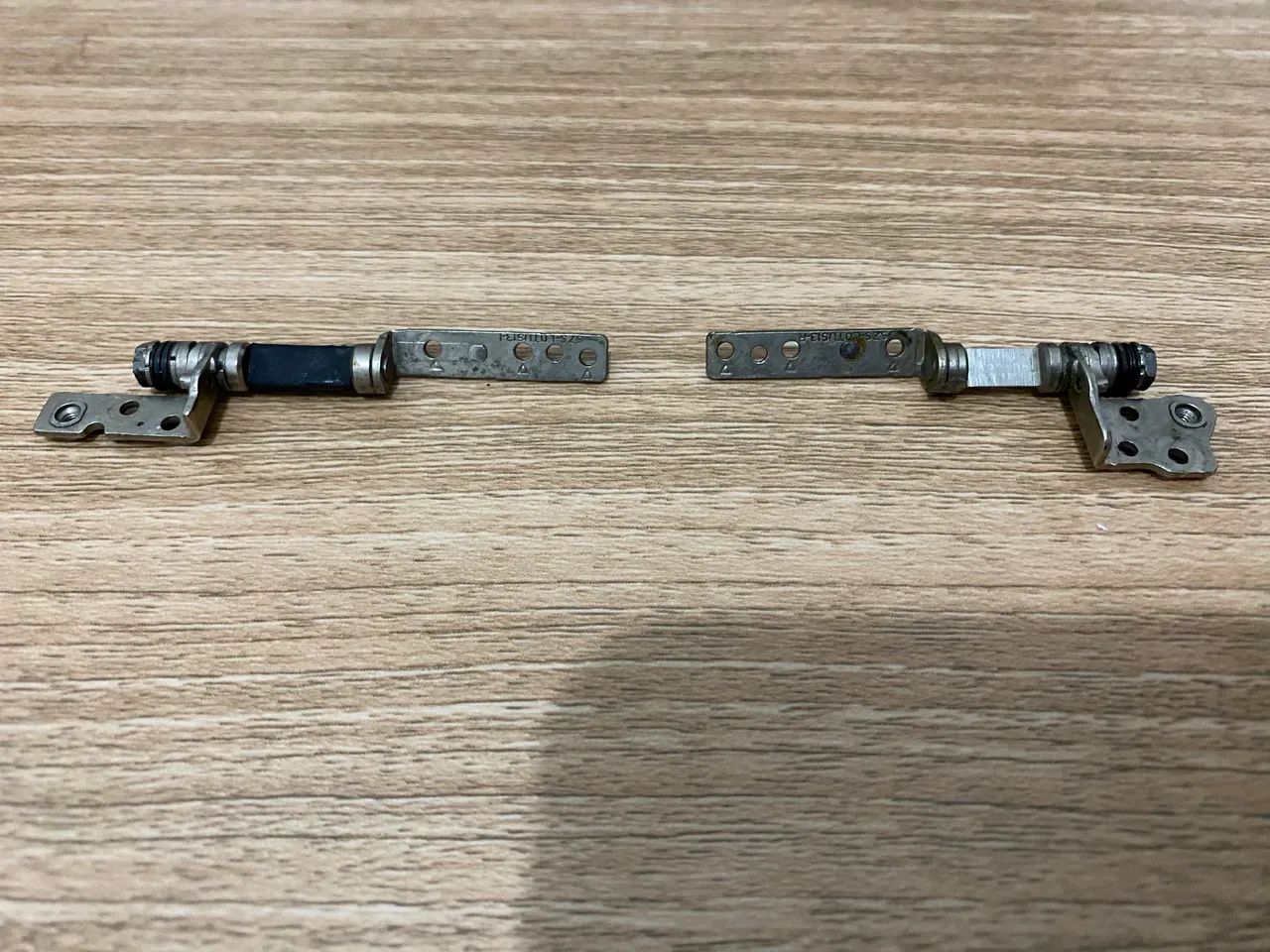 Dobradiças da tela Samsung 535U - Foto 4
