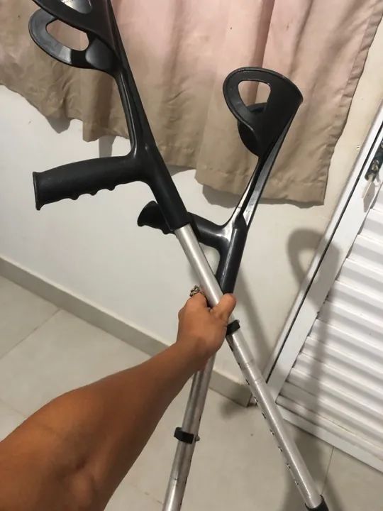 Par de Muletas para Apoio e Mobilidade - Foto 3