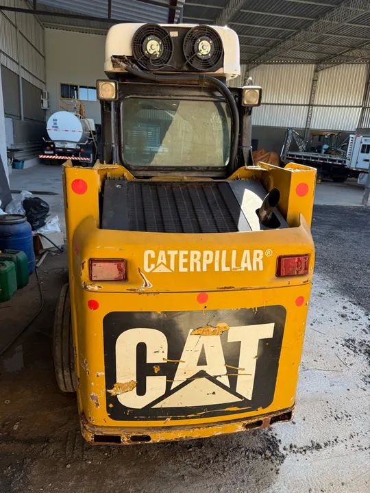 Bobcat Caterpillar 226B - Usado em excelente estado - Foto 6