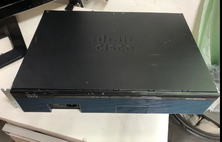 Roteador Cisco 2911 preto 2gb memória HD 500GB - Foto 2